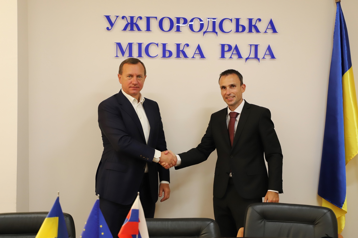 Міський голова Богдан Андріїв зустрівся з новим Генеральним консулом Словацької Республіки в Ужгороді Паволом Панісом