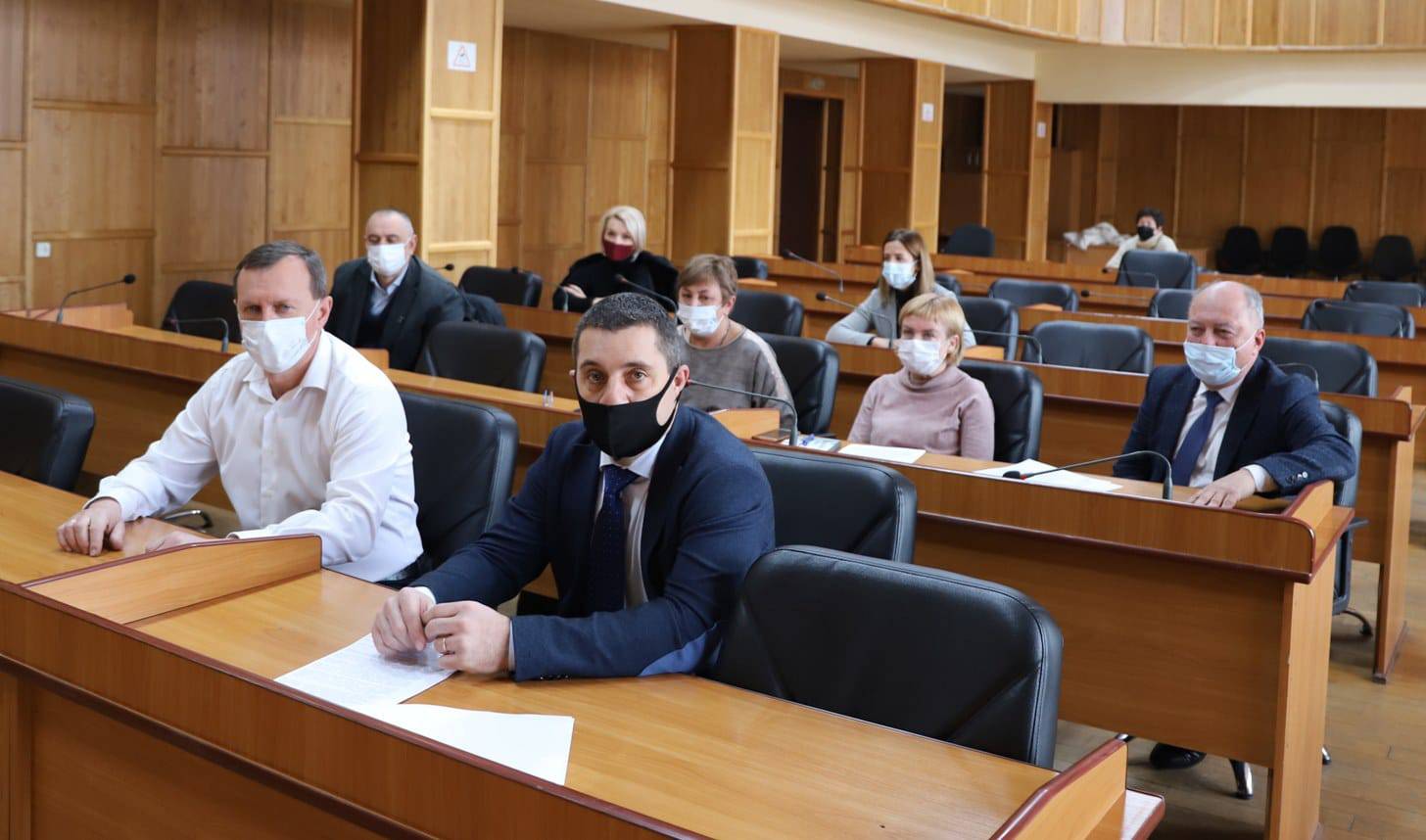 В Ужгороді призупиняють навчання для учнів 1-4 класів – рішення протиепідемічної комісії