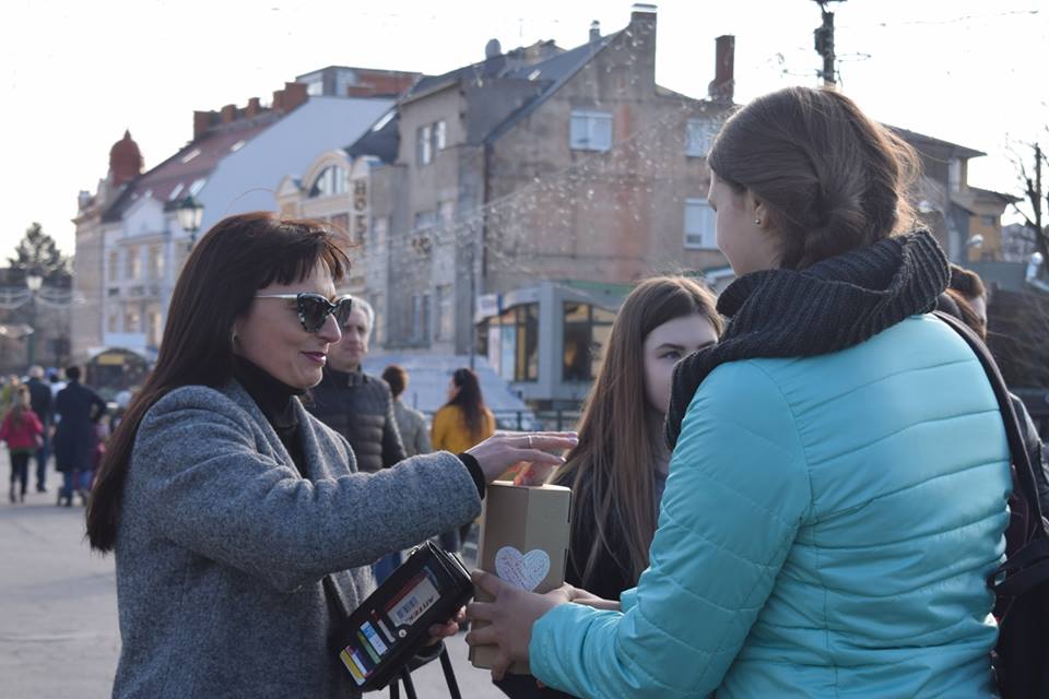 У Міжнародний день щастя школярі Ужгорода провели благодійну акцію