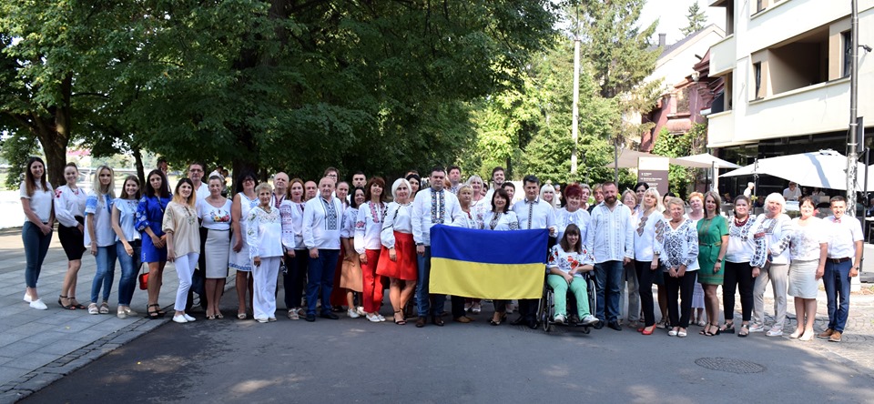 Ужгородська міська рада щиро вітає з Днем Державного Прапора України!