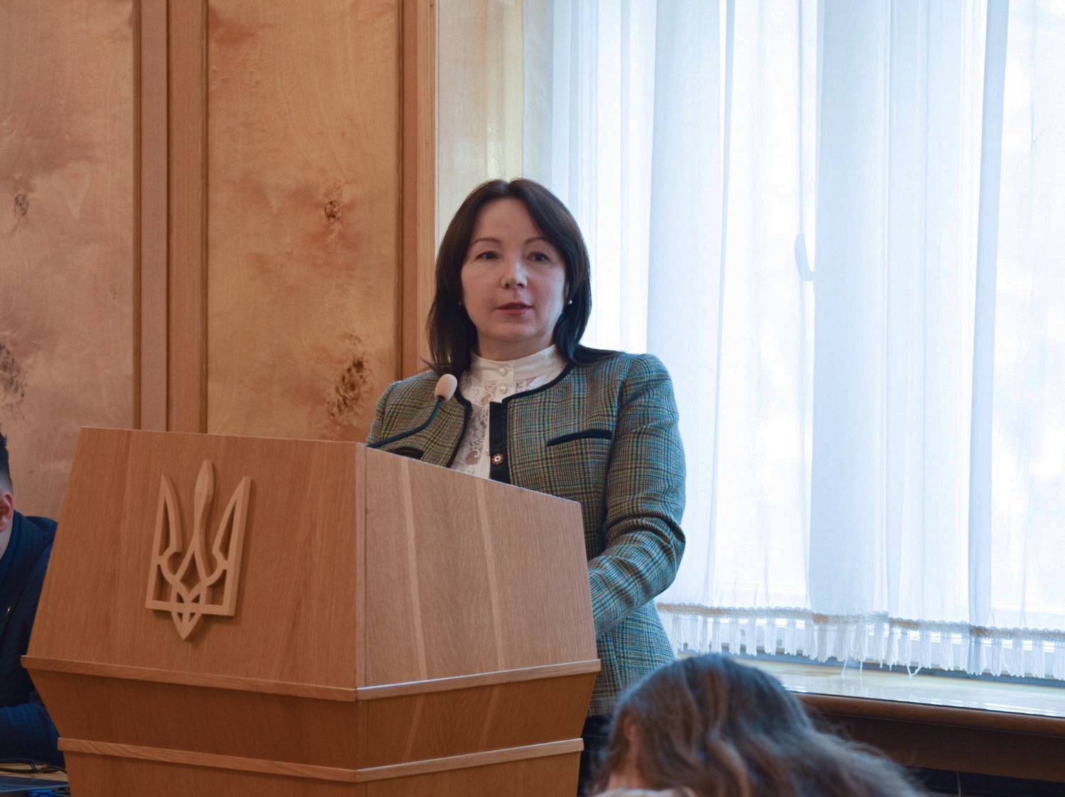 В Ужгороді на круглому столі обговорили забезпечення та реалізацію рівних прав, можливостей жінок і дівчат 