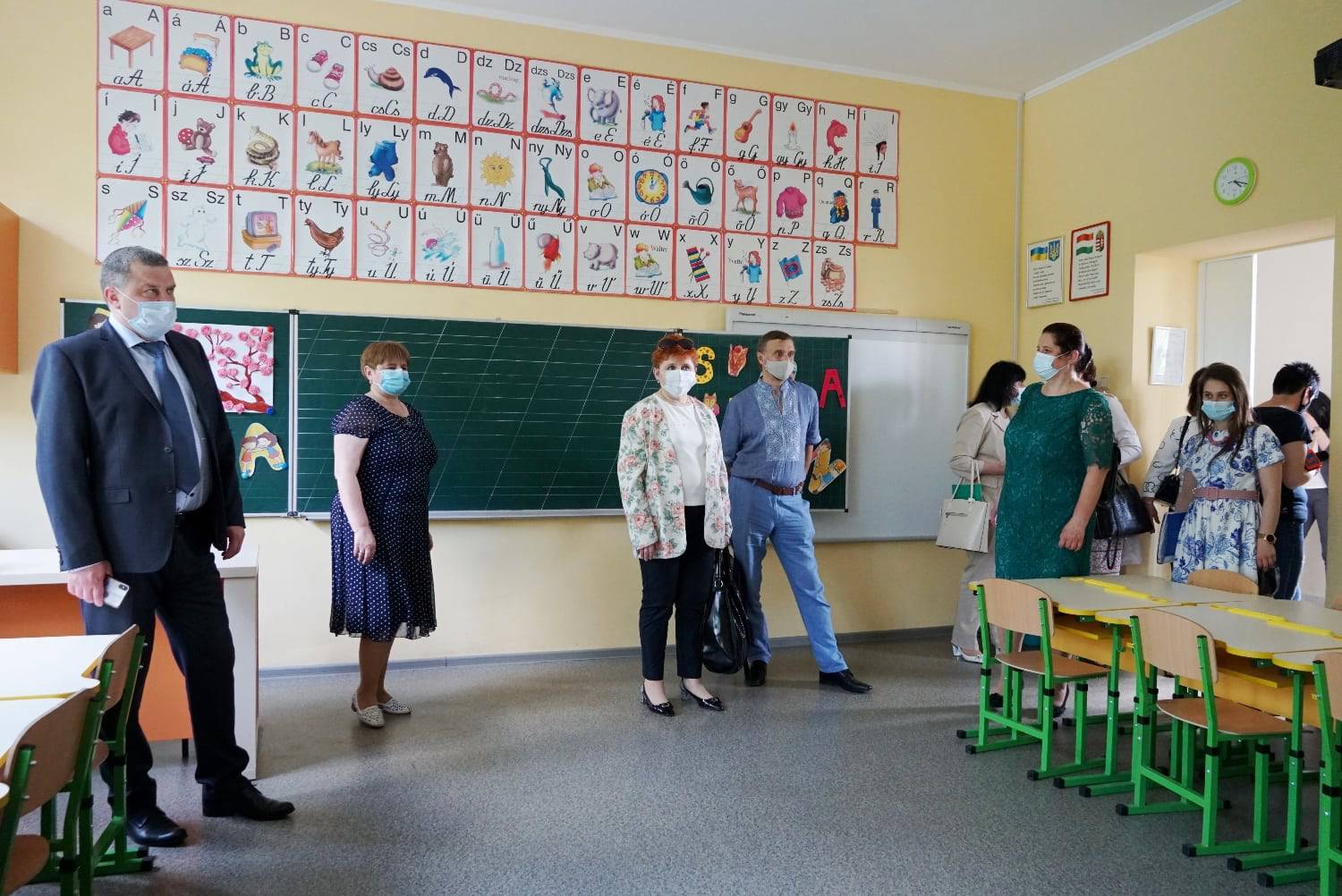 Ужгородську школу №10 ім. Дойко Габора відвідала делегація Міносвіти
