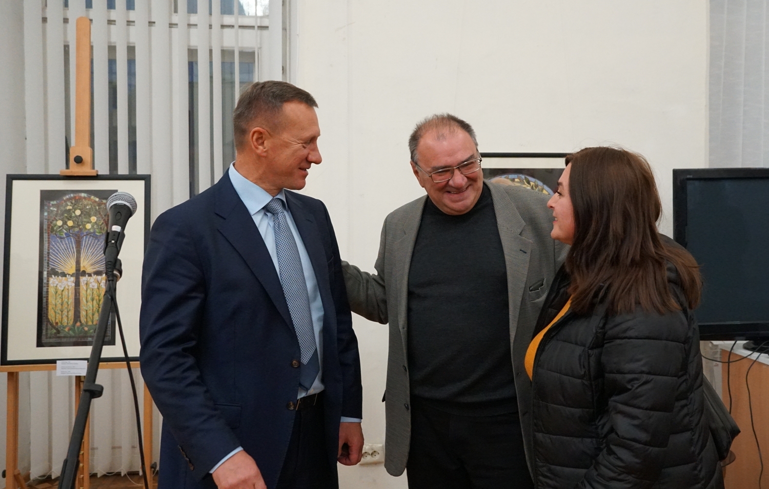 В Ужгороді відкрили виставку робіт угорського вітражиста Мікши Ровта