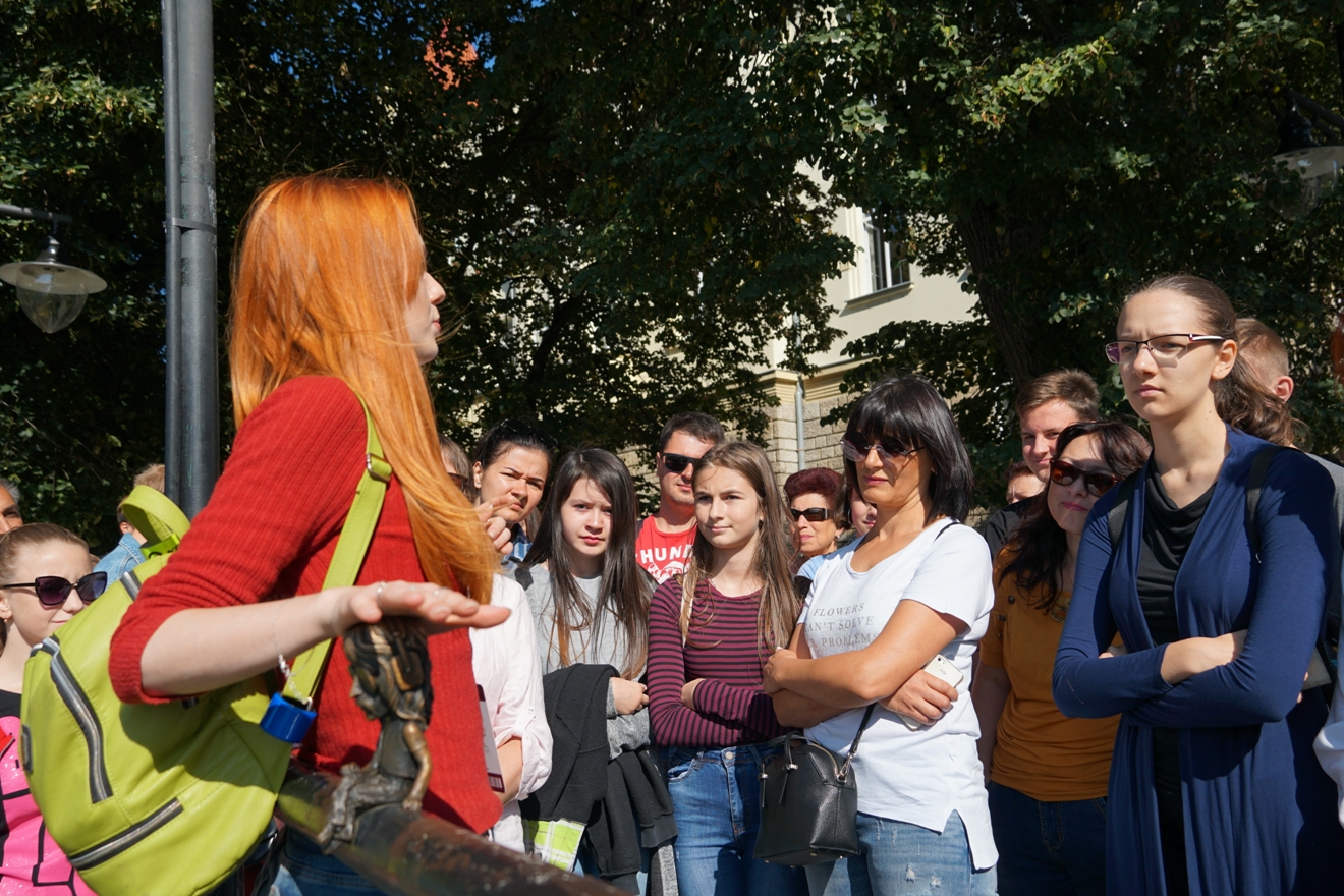 Безкоштовну екскурсію Ужгородом сьогодні провели у рамках відзначення Дня міста