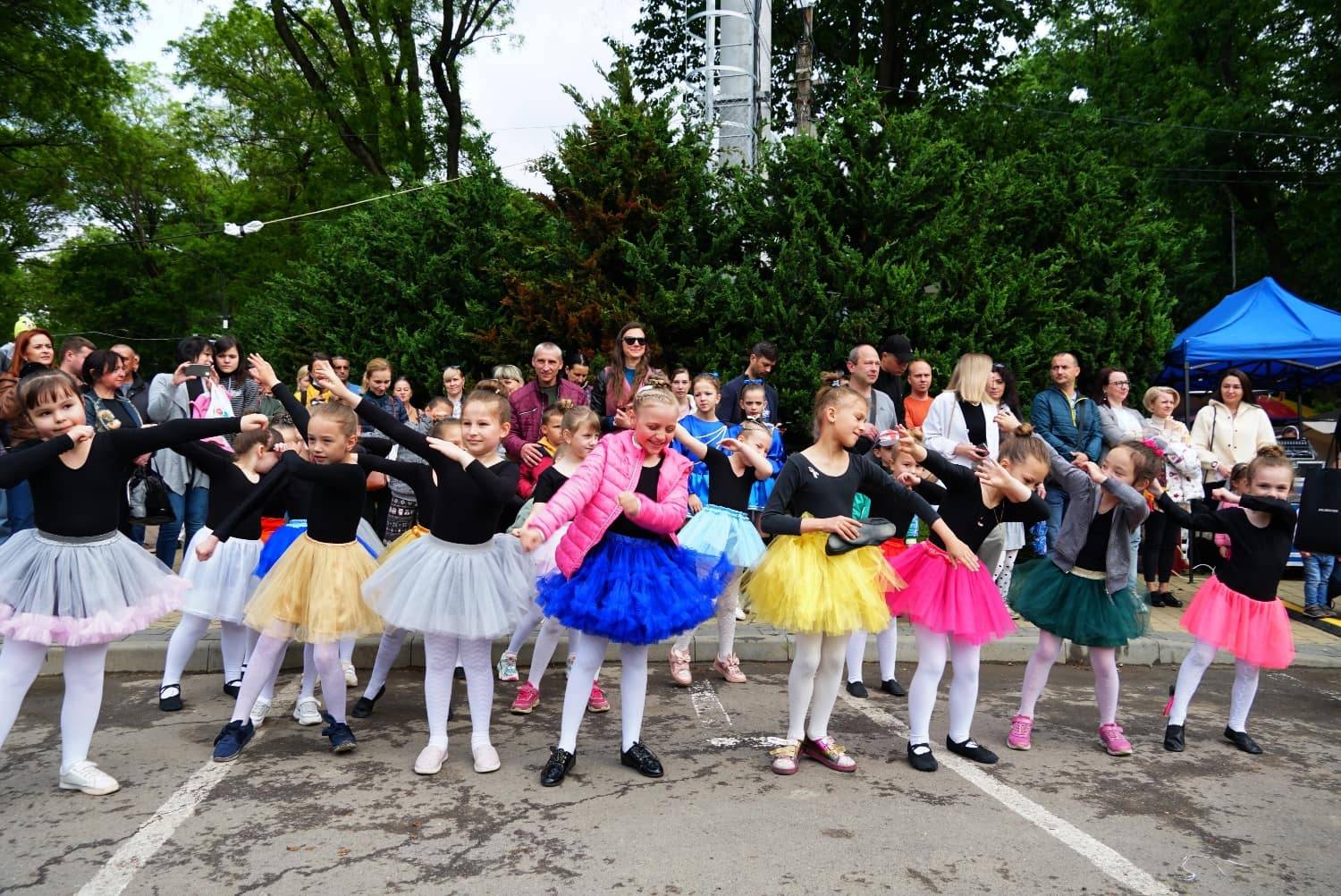 У Боздоському парку в Ужгороді сьогодні продовжили святкування Міжнародного дня захисту дітей