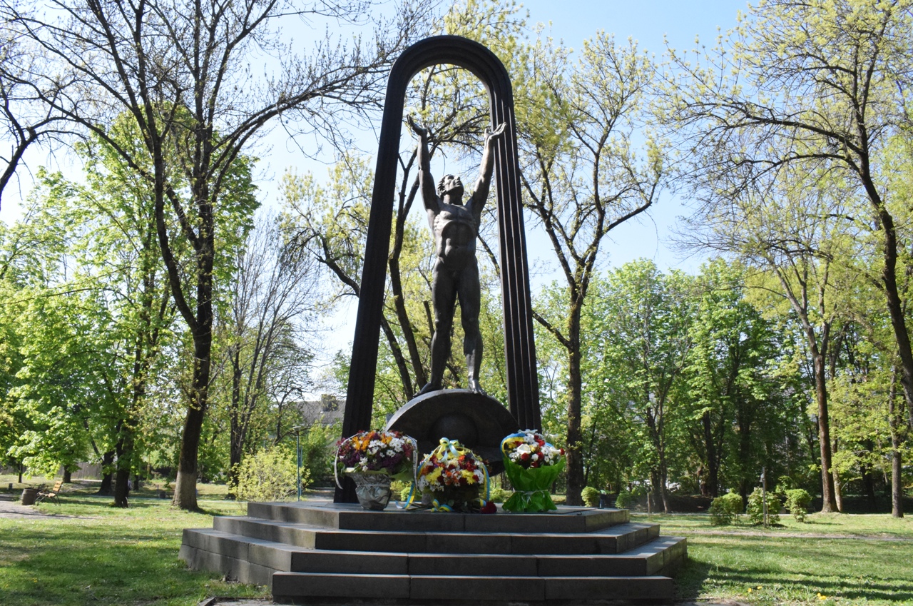 В Ужгороді вшанували ліквідаторів наслідків Чорнобильської катастрофи
