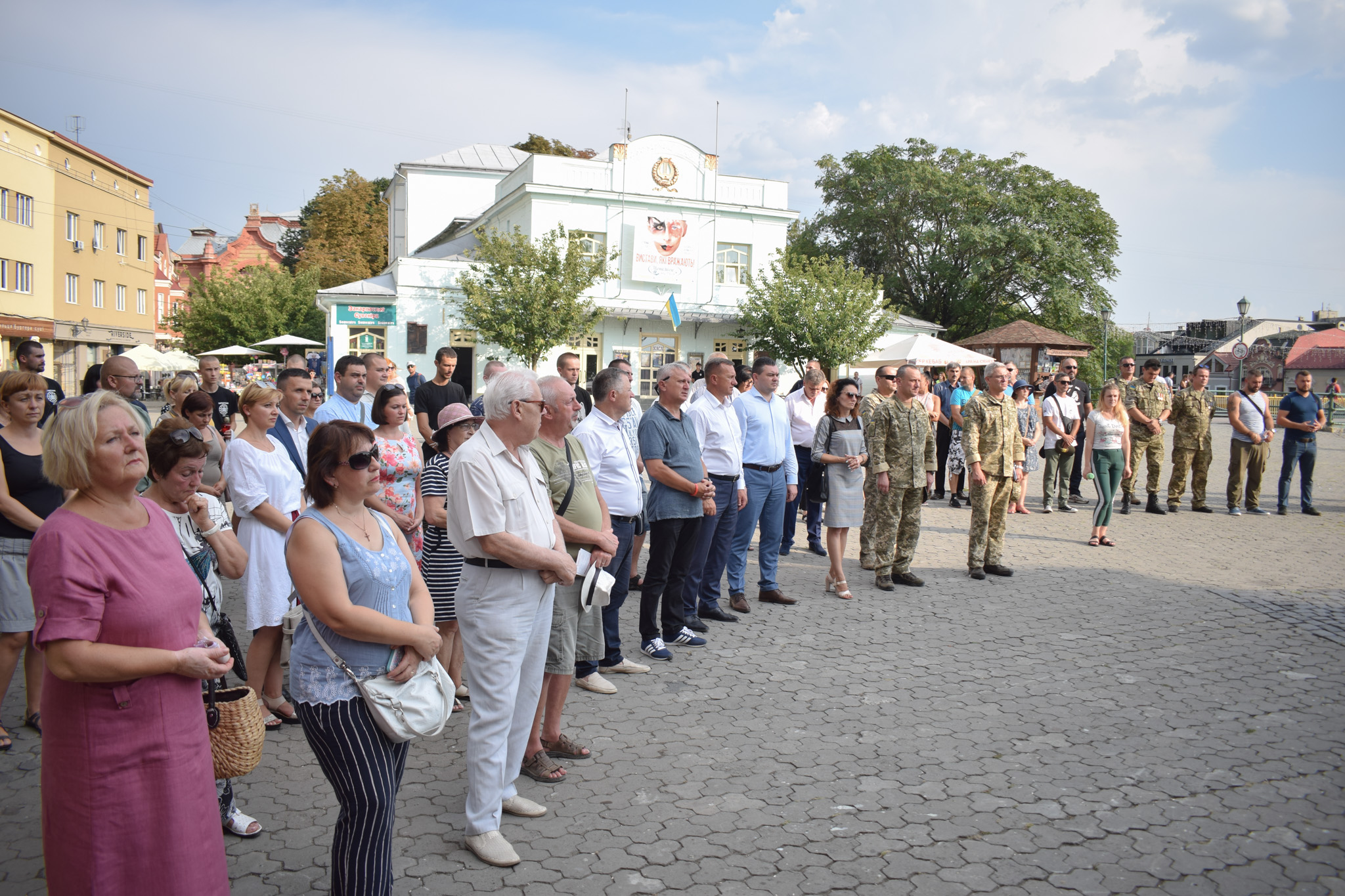Молебень за загиблими захисниками України відбувся в центрі Ужгорода