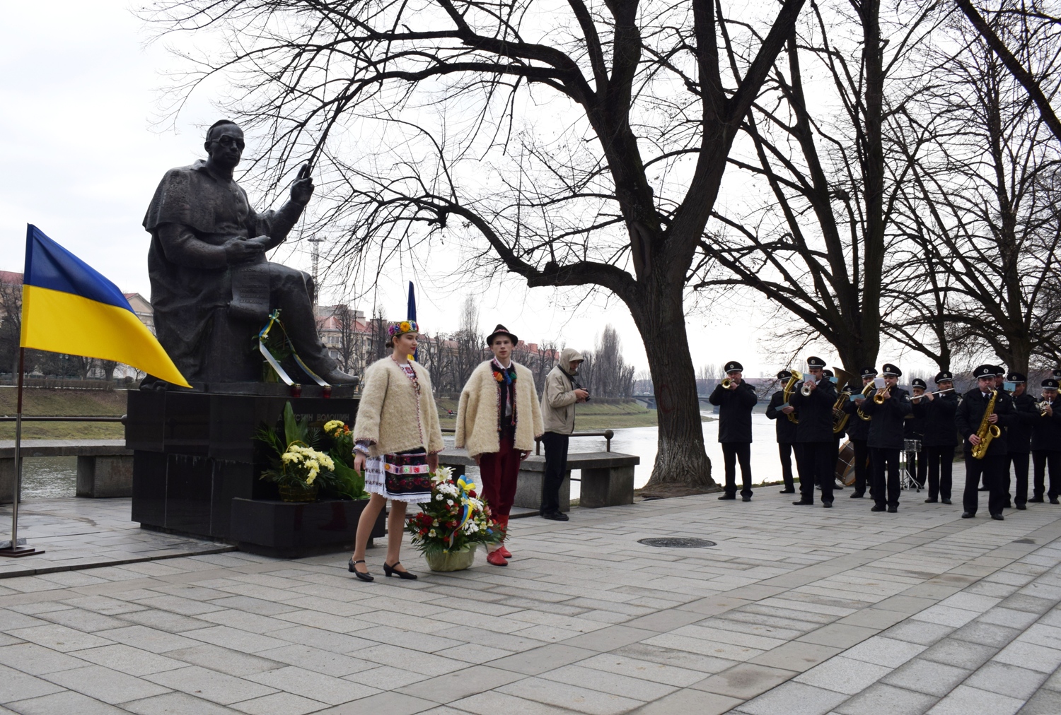 В Ужгороді відбулося покладання квітів до пам’ятника Президенту Карпатської України Августину Волошину