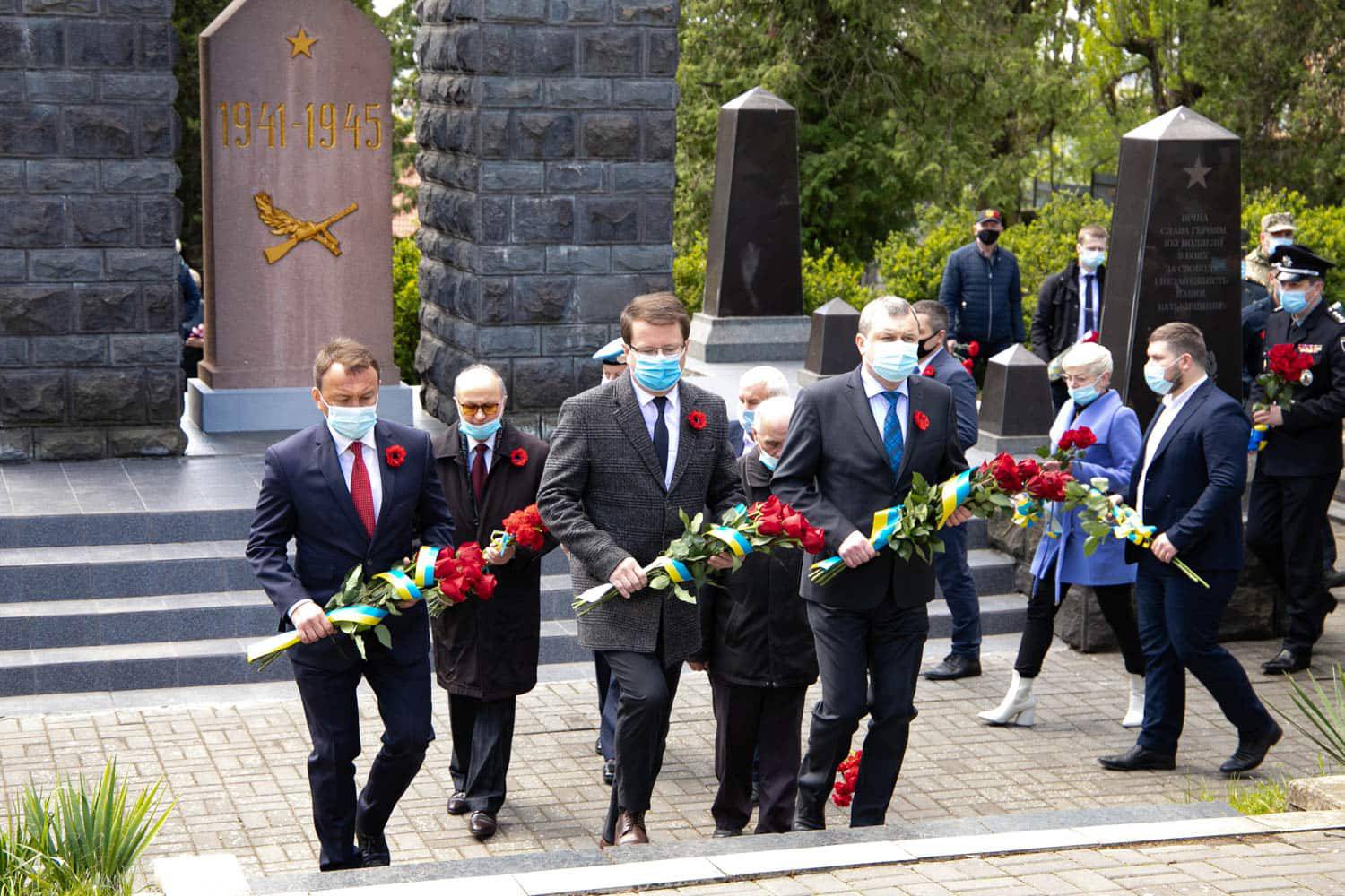 В Ужгороді у День пам'яті та примирення вшановували ветеранів, учасників бойових дій 