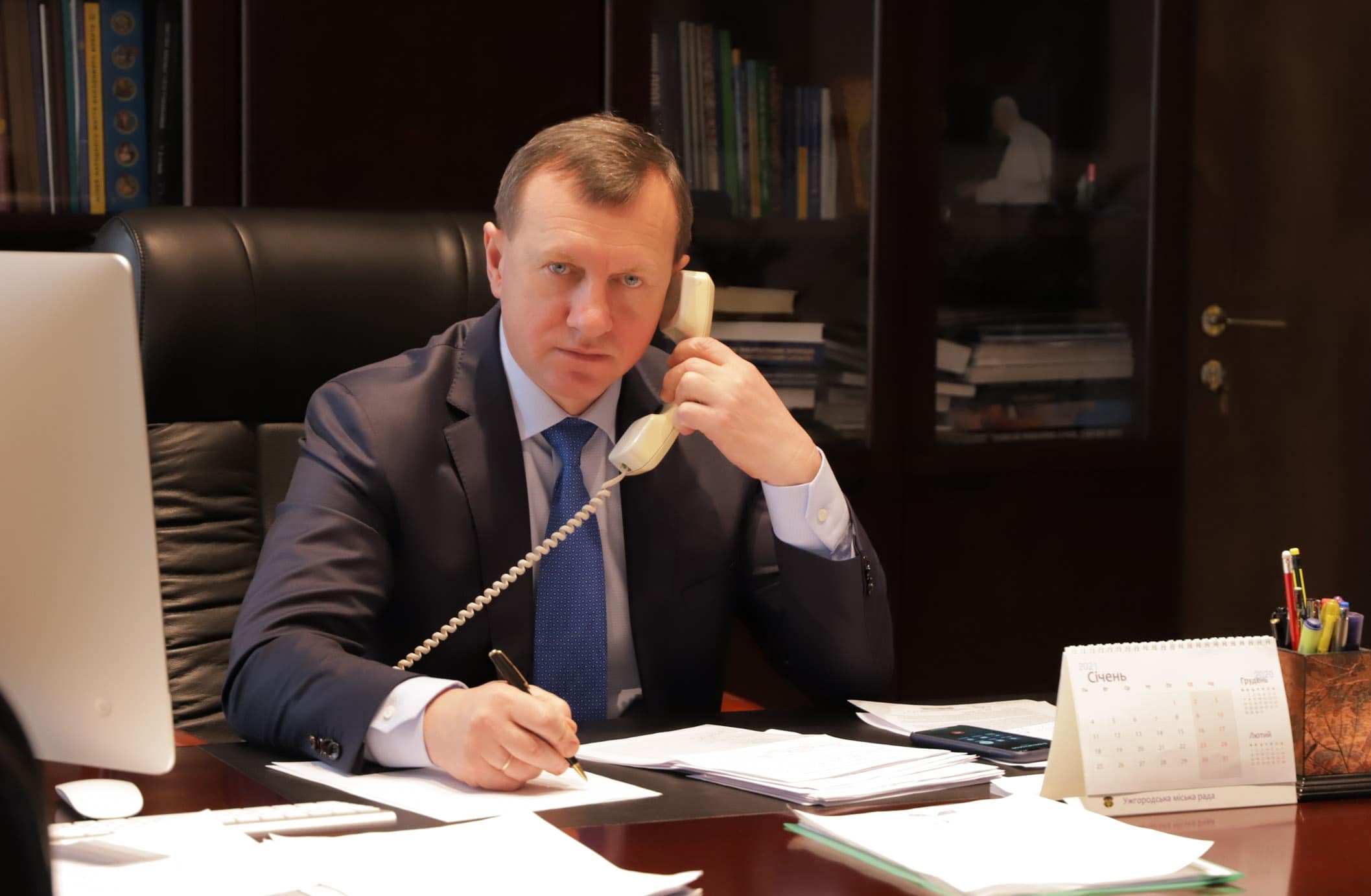 Богдан Андріїв спілкувався з ужгородцями під час прямої телефонної лінії