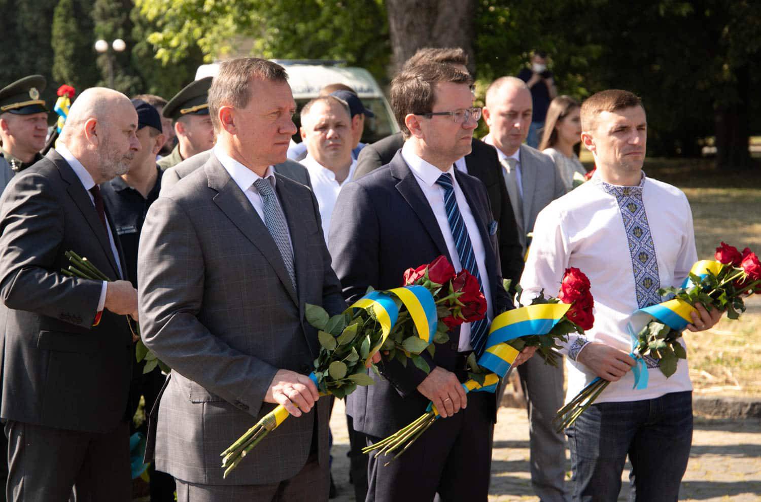 Урочистості до Дня Конституції України відбулися на площі Народній 