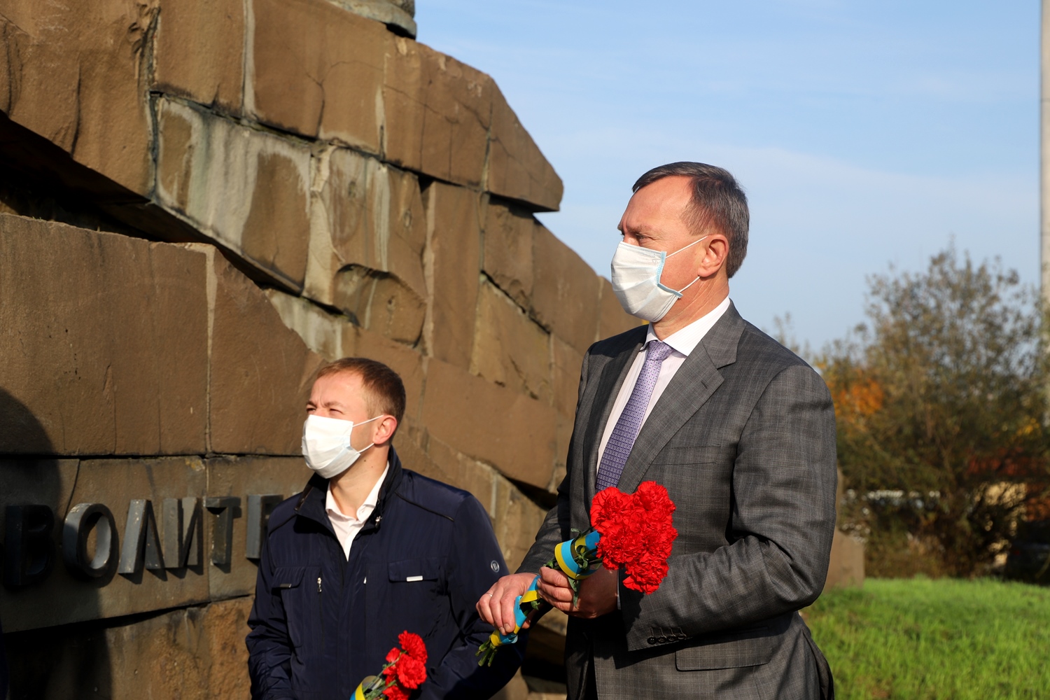 В Ужгороді відбулося покладання квітів з нагоди 76-ї річниці визволення Закарпаття від нацистських загарбників