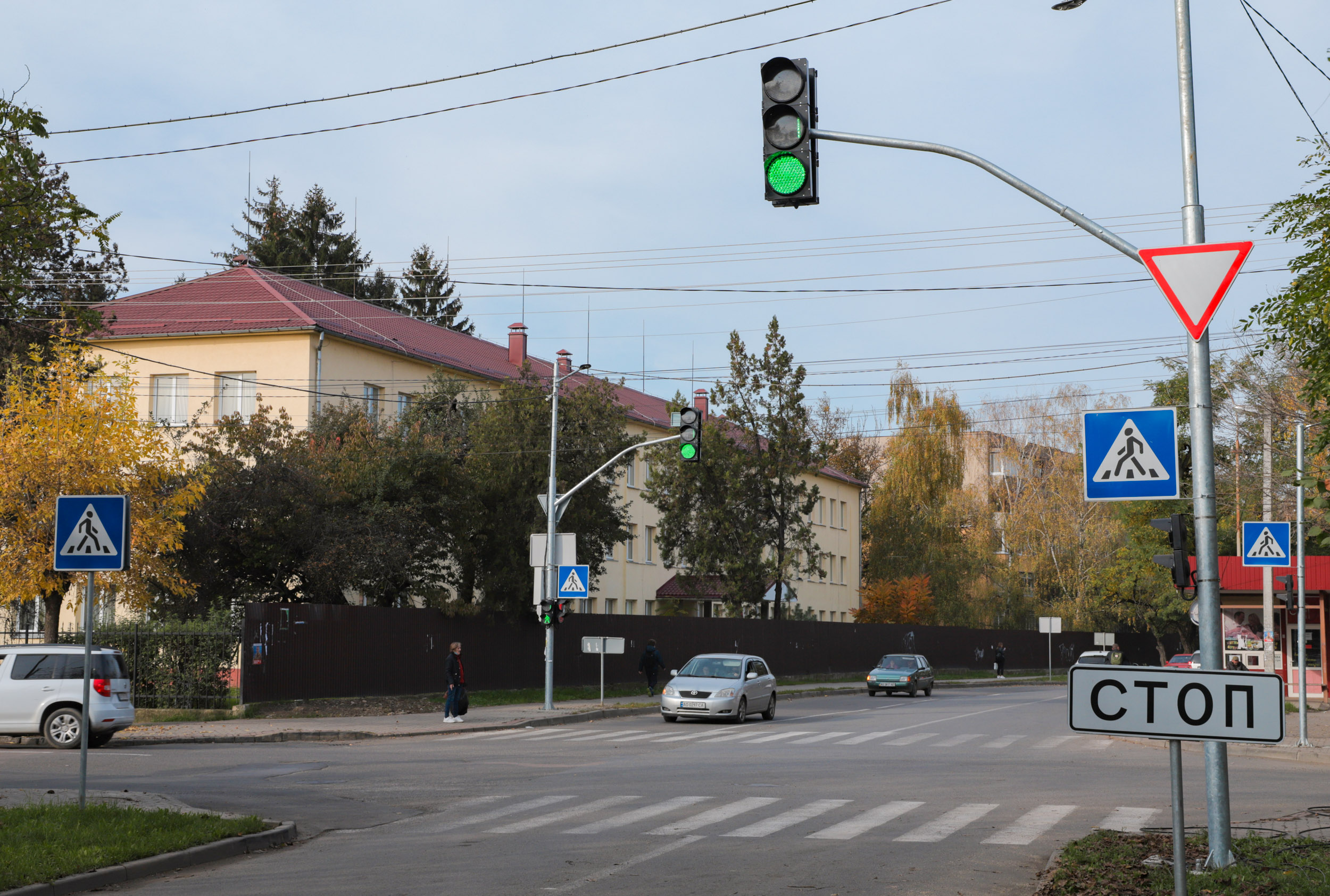 В Ужгороді включили світлофор на перехресті вулиць Загорської та Закарпатської