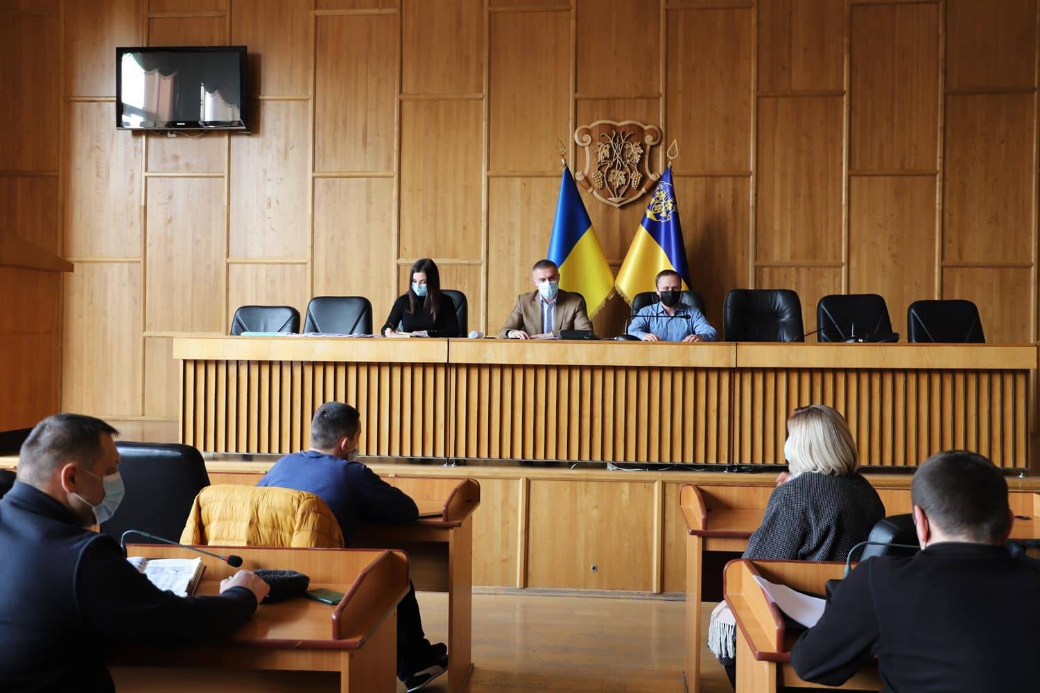 Матеріали 34 адміністративних справ розглянули напередодні на засіданні адміністративної комісії в Ужгородській міській раді