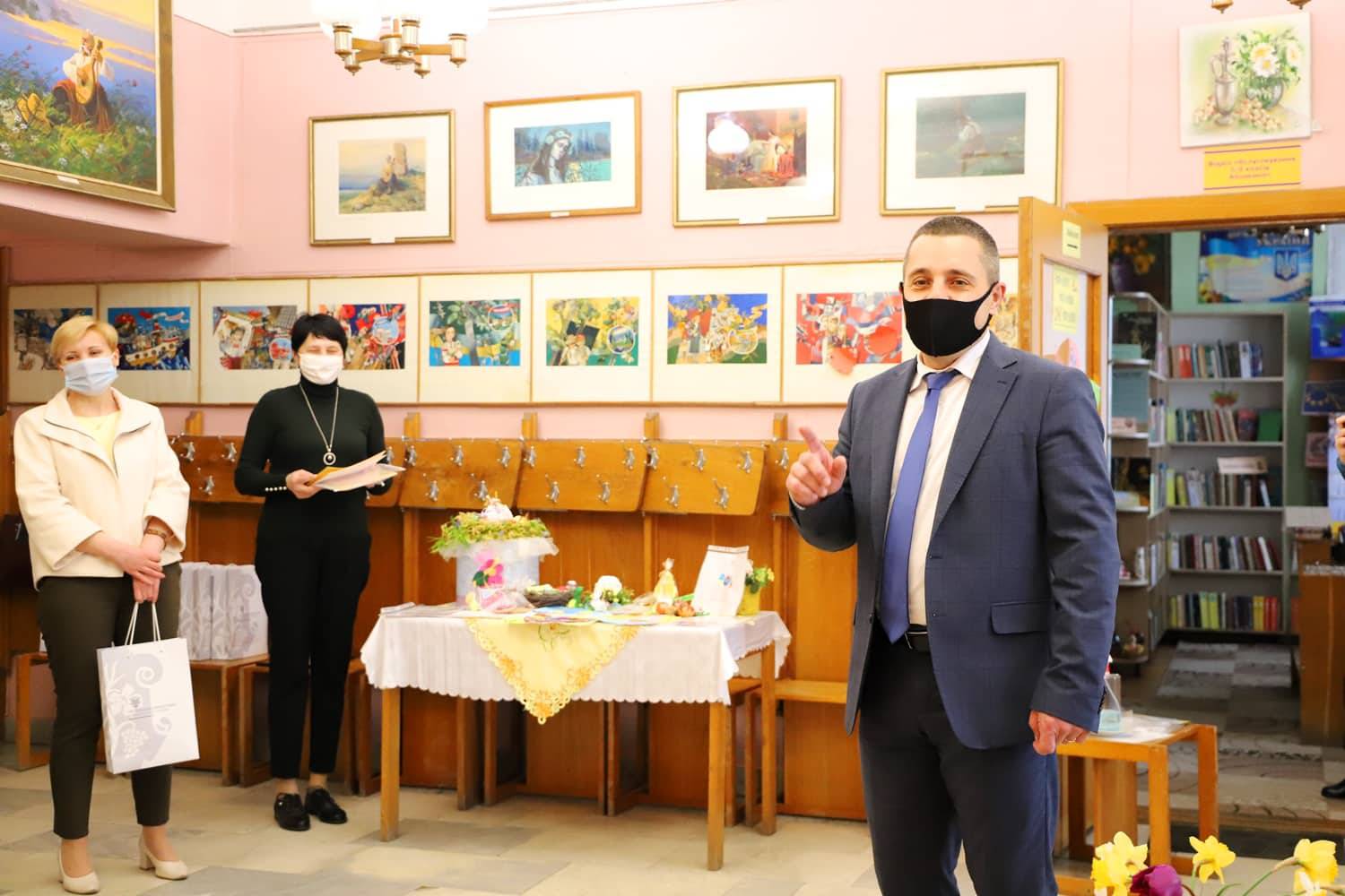 В Ужгороді визначили переможців великоднього конкурсу серед юних читачів бібліотек