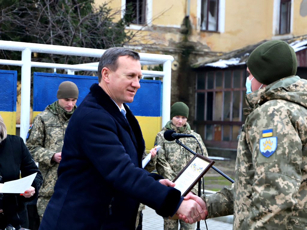 Міський голова Богдан Андріїв привітав військових із Днем Збройних Сил України