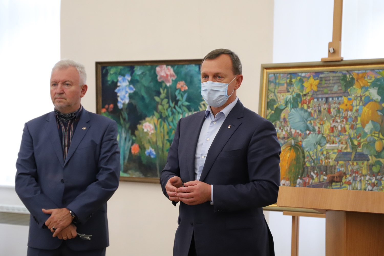 Осінь очима митців представили в Ужгороді