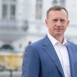 Щиро вітаємо з ювілеєм міського голову Богдана Андріїва!