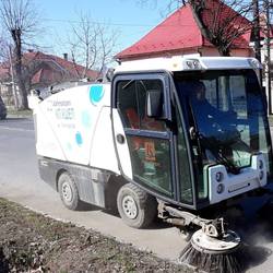 Механізоване прибирання вулиць Ужгорода
