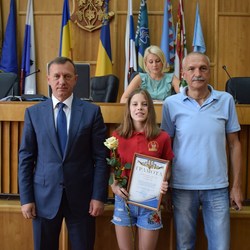 На сесії Ужгородської міської ради ухвалили зміни до ряду діючих міських програм та припинили діяльність кількох комунальних підприємств