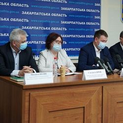 Про те, як запобігають поширенню коронавірусу розповіли на брифінгу у Закарпатській обласній державній адміністрації
