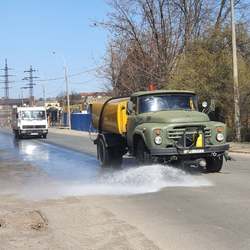В Ужгороді продовжуть дезінфекцію місць загального користування