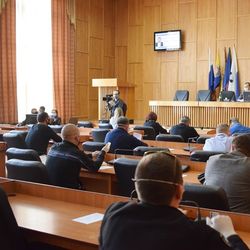 Позачергова сесія Ужгородської міської ради: додатково виділено кошти медзакладам міста