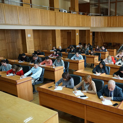 Працівники Ужгородської міської ради долучилися до написання Всеукраїнського радіодиктанту національної єдності