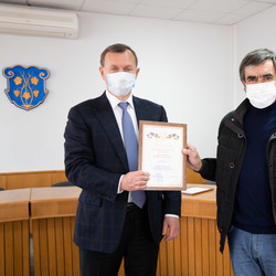 Міський голова Богдан Андріїв привітав кращих водіїв та працівників підприємств-перевізників