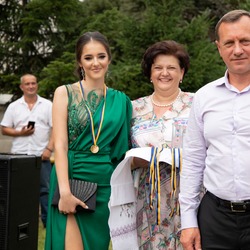 Міський голова Богдан Андріїв привітав випускників ужгородської школи №5