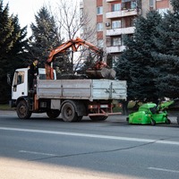 Комунальні служби та обслуговувальні організації прибирають Ужгород після зими