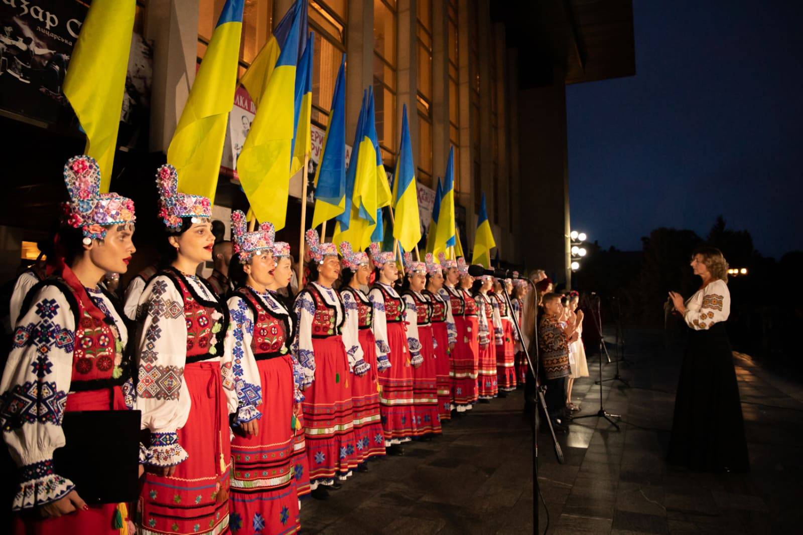 Світанок 30-ї річниці Незалежності Ужгород зустрів 