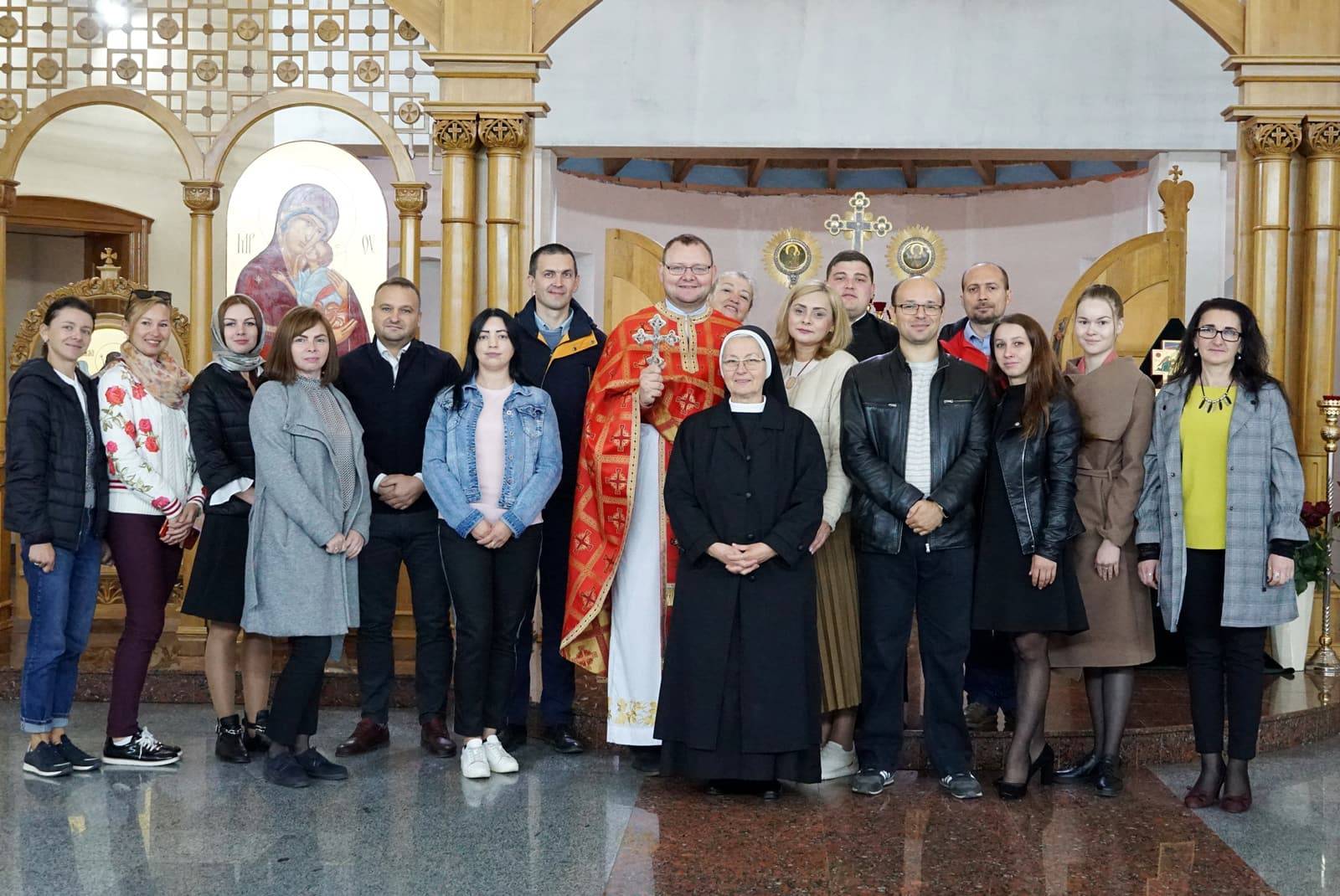 До Дня усиновителя в Ужгороді провели традиційну молитву