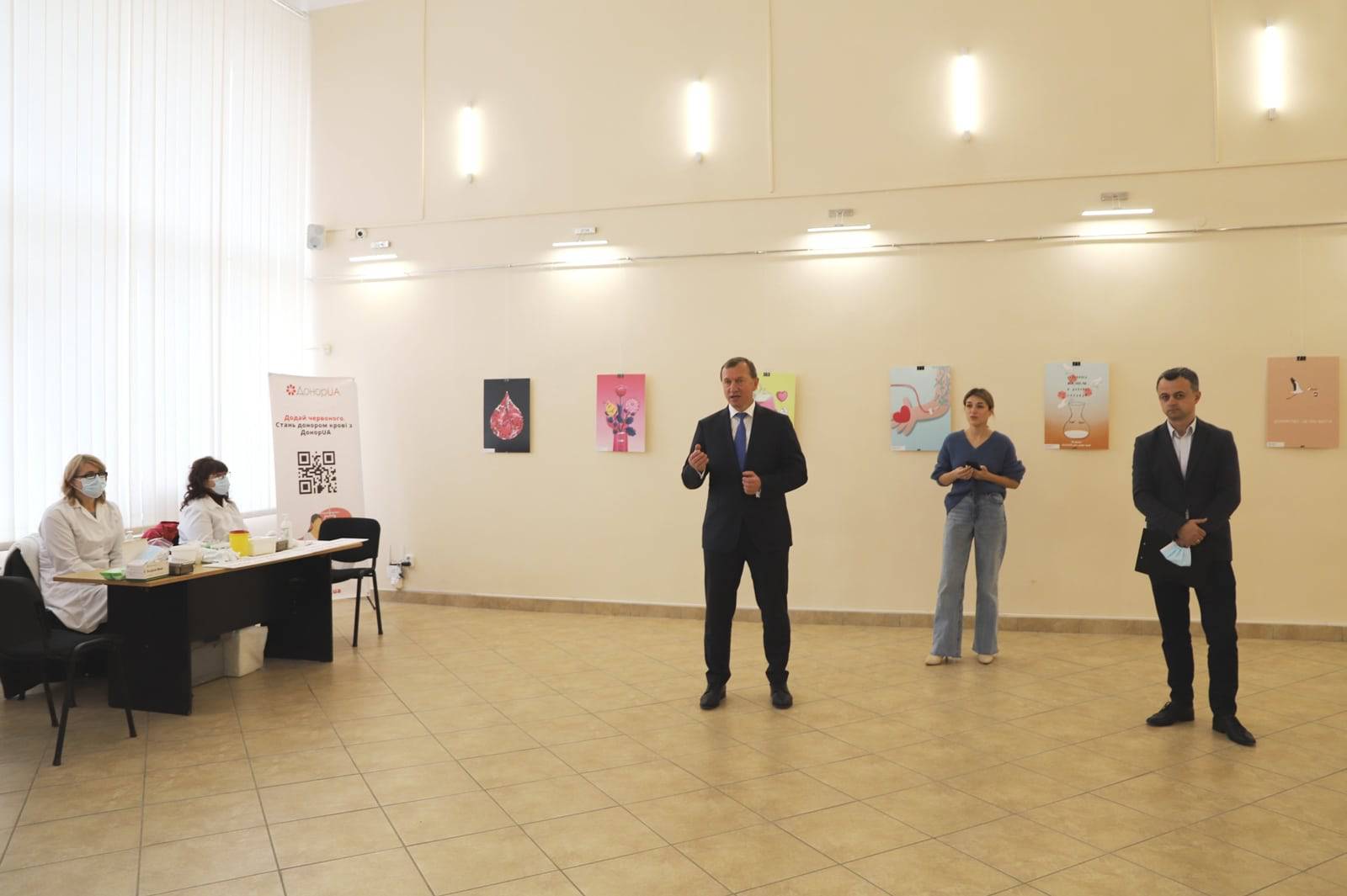 В Ужгороді стартувала виставка «Донорство – це про життя»
