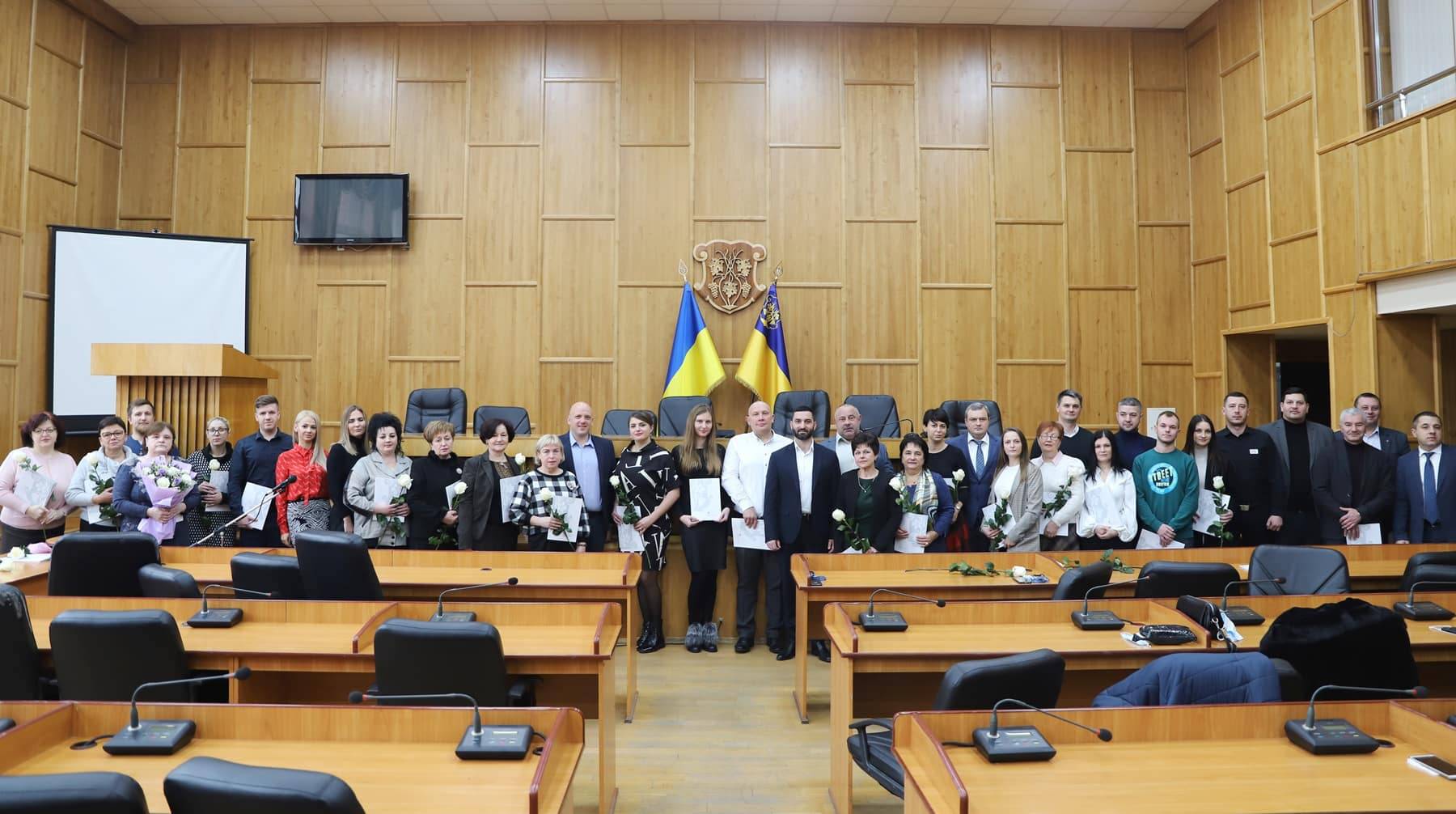 Працівників Ужгородської міськради та депутатів привітали з Днем місцевого самоврядування