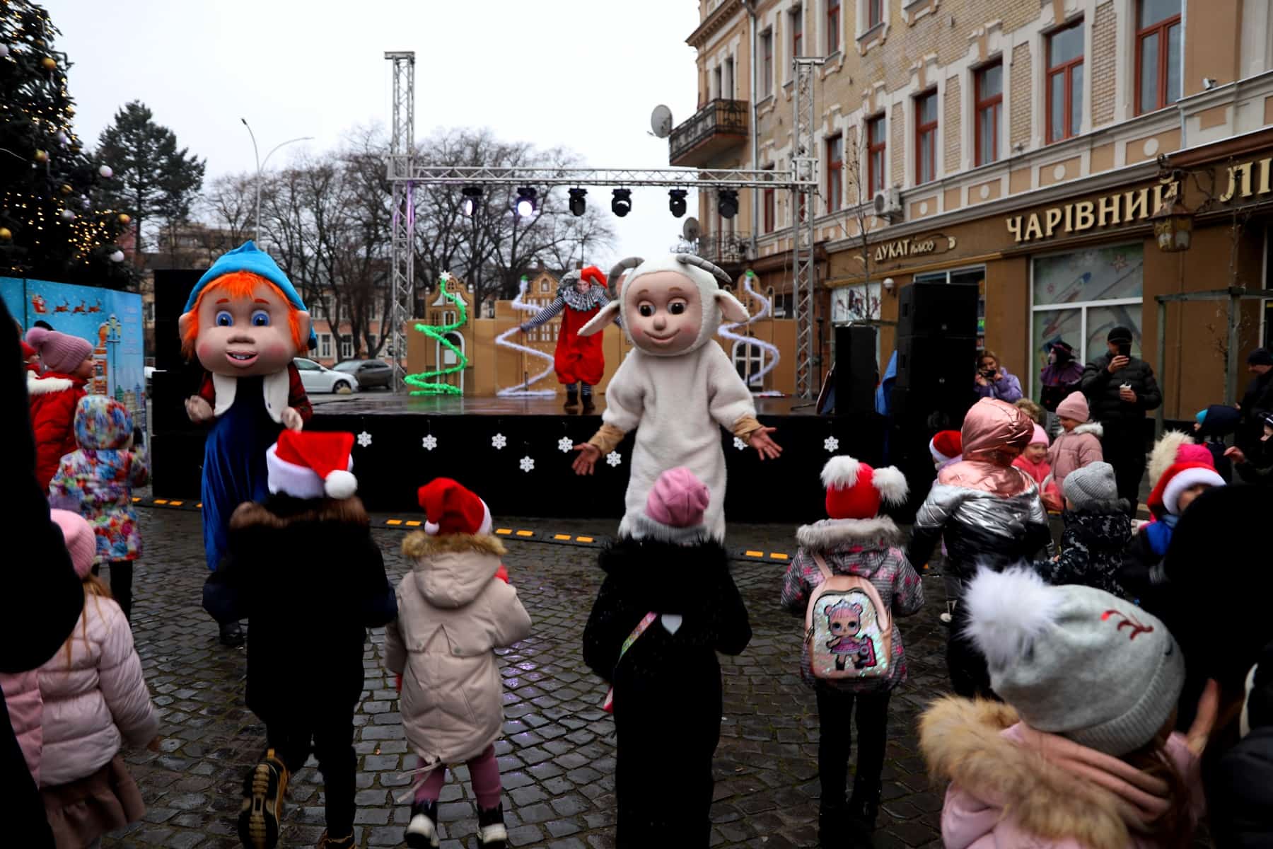 Розважальний квест для маленьких ужгородців  підготували актори обласного театру ляльок
