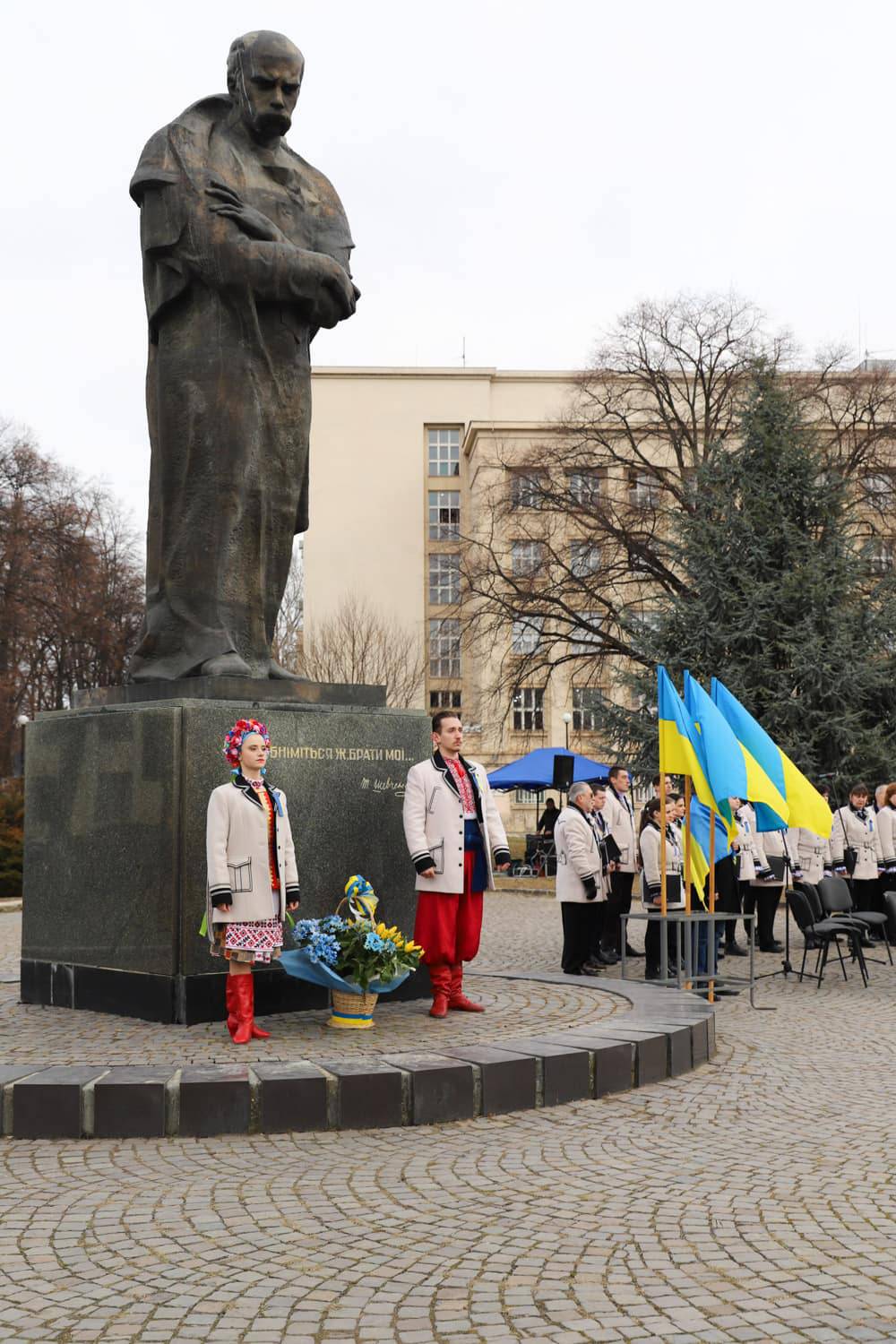 В Ужгороді відбулися традиційні урочистості до дня народження Тараса Шевченка 