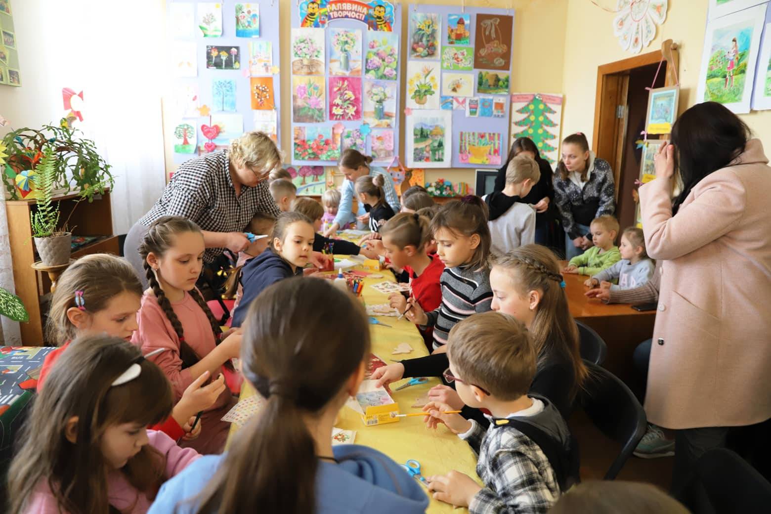 Великодній майстер-клас для дітей провели в ужгородській бібліотеці 