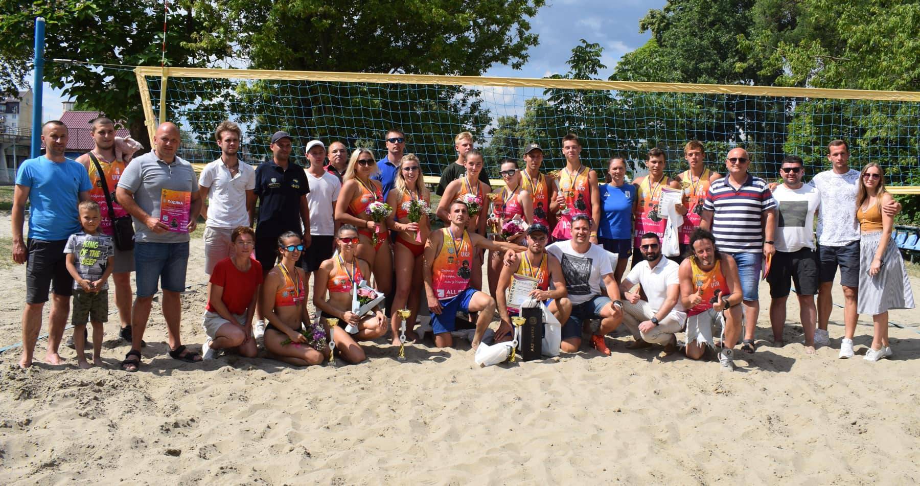 Більше 20 тисяч гривень на підтримку ЗСУ зібрали на благодійному турнірі із пляжного волейболу в Ужгороді