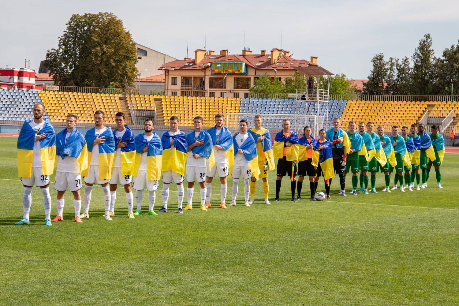 Перший тур футбольного сезону української Прем’єр-ліги стартував в Ужгороді