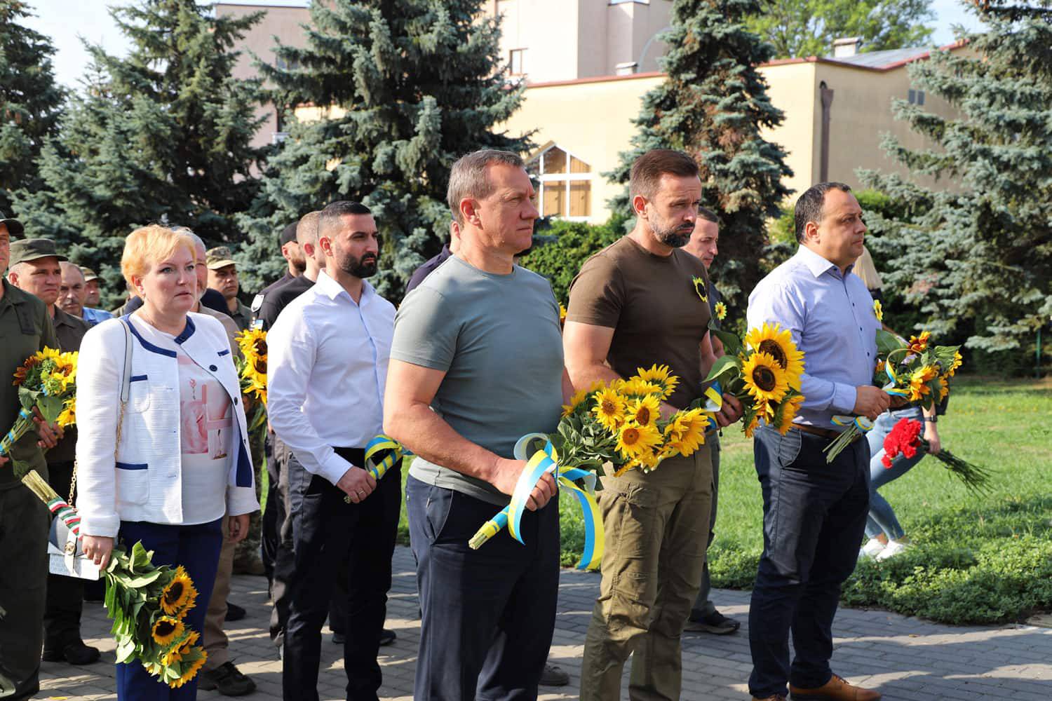 В Ужгороді вшанували пам'ять захисників, які загинули в боротьбі за Україну