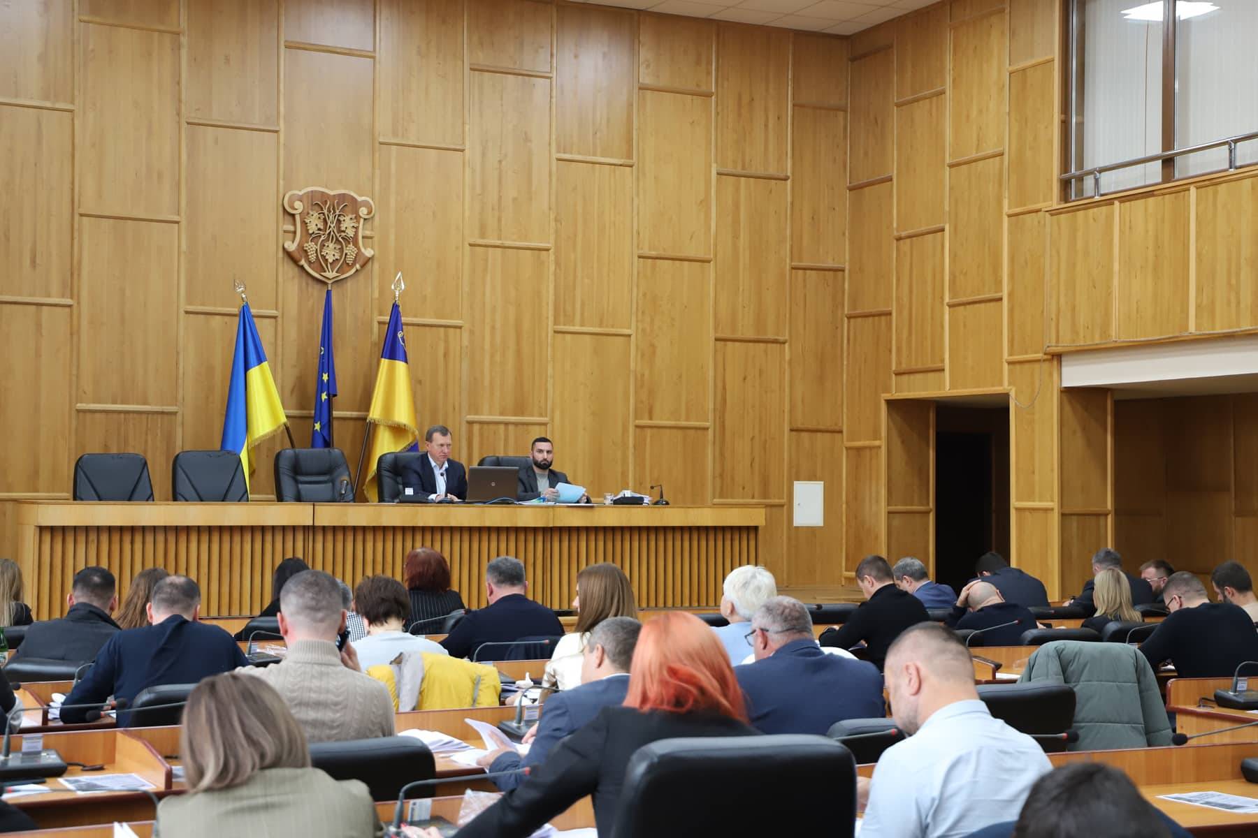 Депутати Ужгородської міської ради сьогодні на засіданні сесії розглянули близько 7 десятків питань