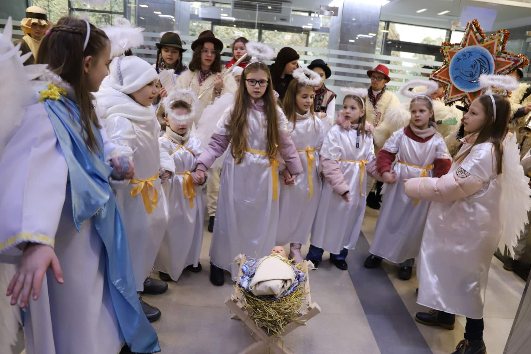 Різдвяна коляда від дітей прихожан Ужгородського греко-католицького собору