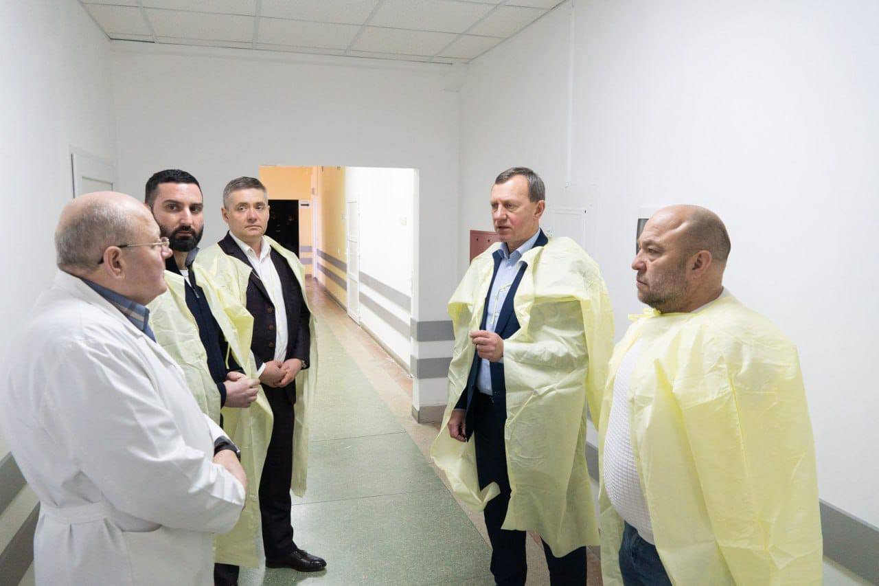В Ужгородській міській клінічній лікарні завершили капітальний ремонт кардіологічного відділення з палатами інтенсивної терапії