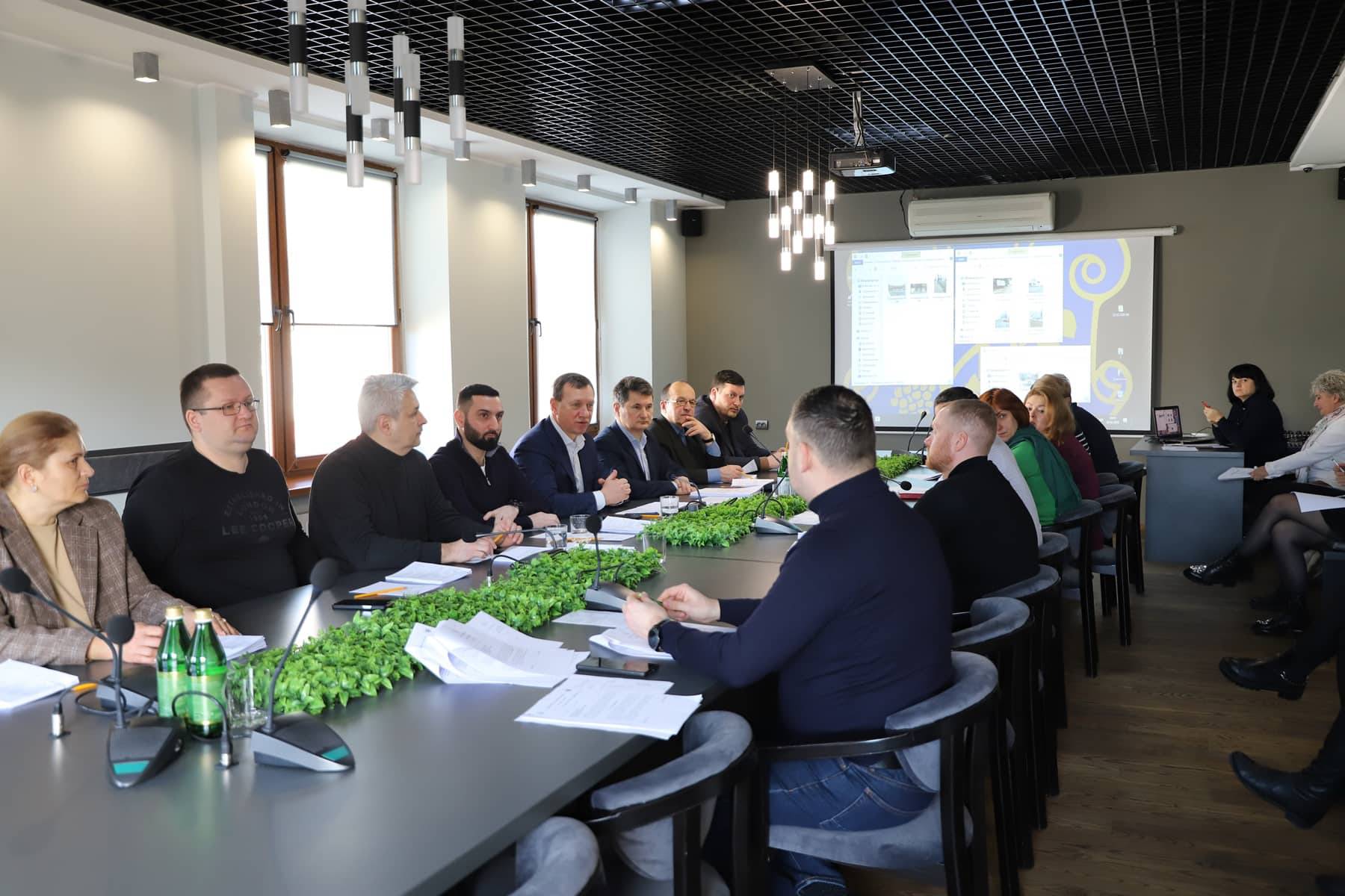 Члени виконкому Ужгородської міської ради розглянули сьогодні понад півтора десятка проєктів рішень