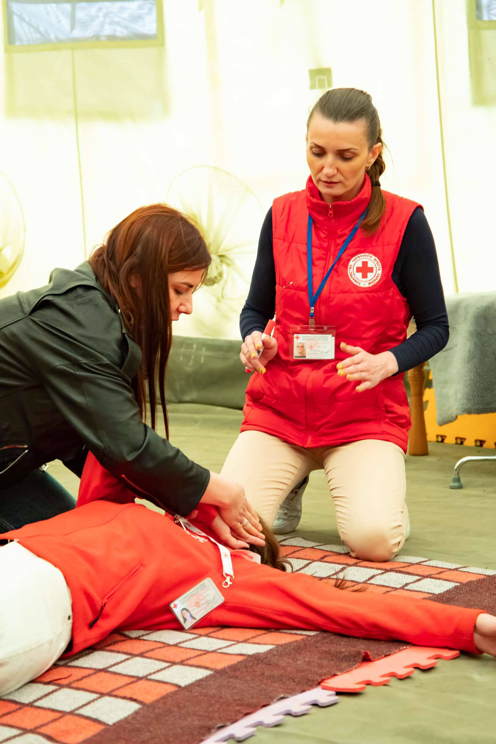 Отримати навички надання першої допомоги можна в Ужгороді у міській організації Товариства Червоного Хреста України