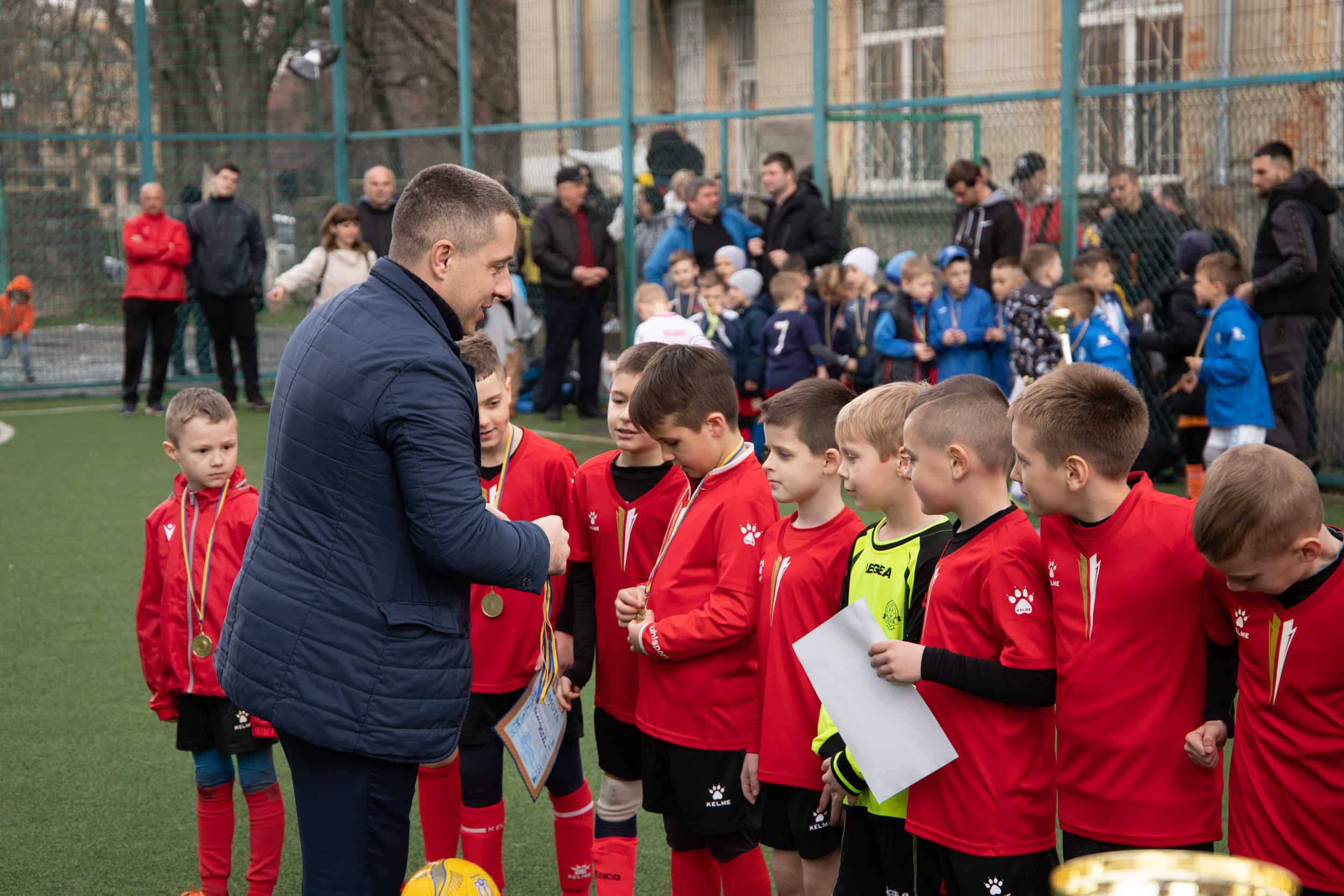 В  Ужгороді нагородили переможців Всеукраїнського дитячого футбольного турніру пам'яті Михайла Михалини