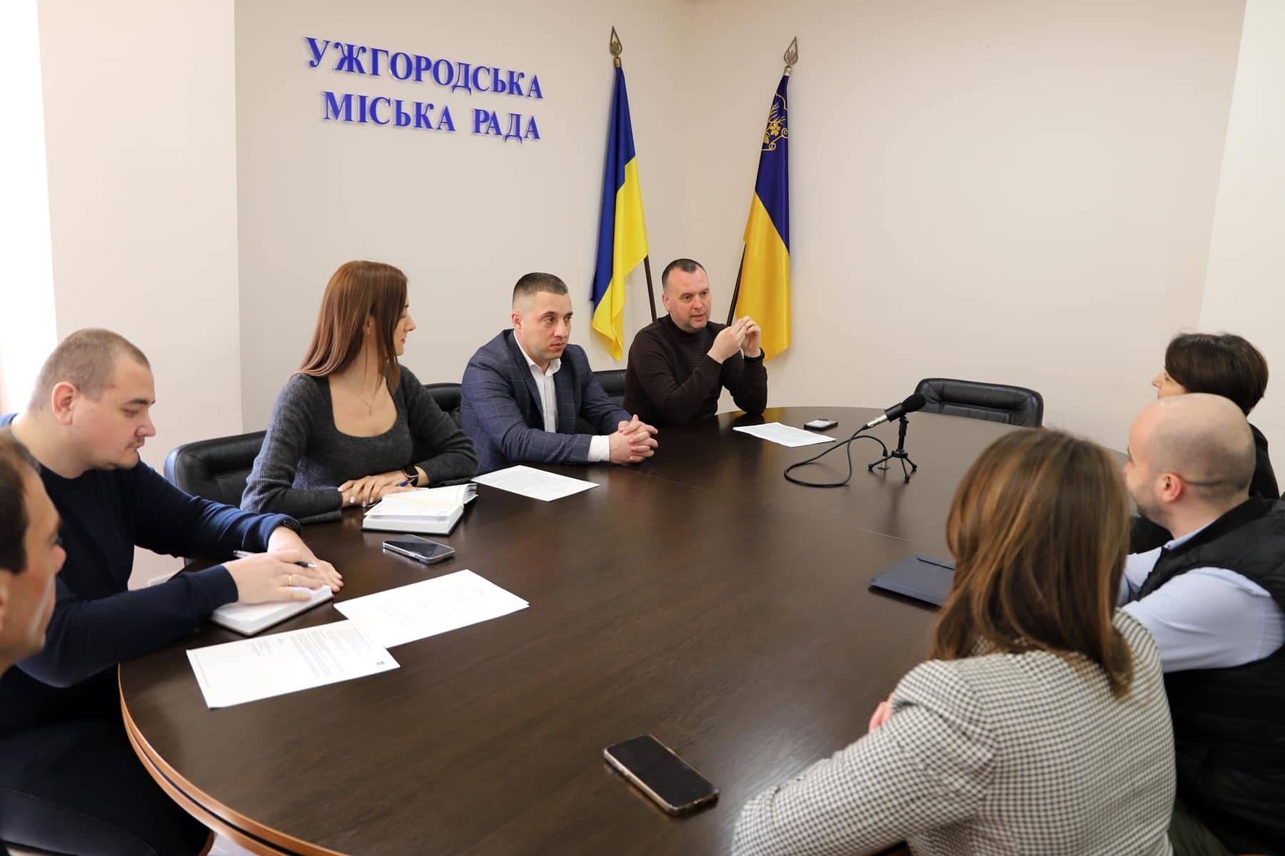 Пропозицію створити в Ужгороді осередок Української академії лідерства обговорили на зустрічі в міській раді