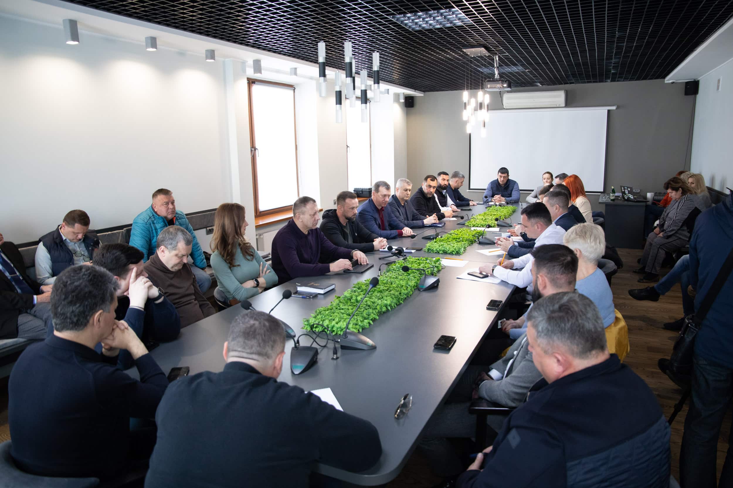 В Ужгородській міській раді відбулася робоча зустріч керівництва Закарпатської ОВА із керівництвом та депутатами міста