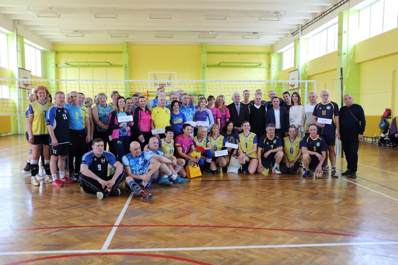 В Ужгороді – Всеукраїнський турнір із волейболу серед чоловічих та жіночих ветеранських команд